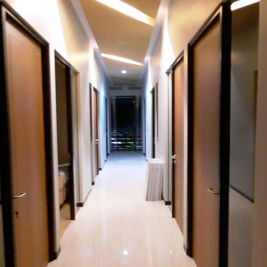 Phoenix Guest House Surabaya Exterior foto