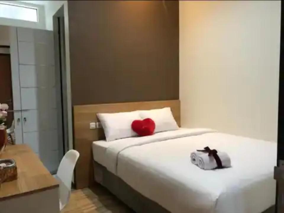 Phoenix Guest House Surabaya Exterior foto