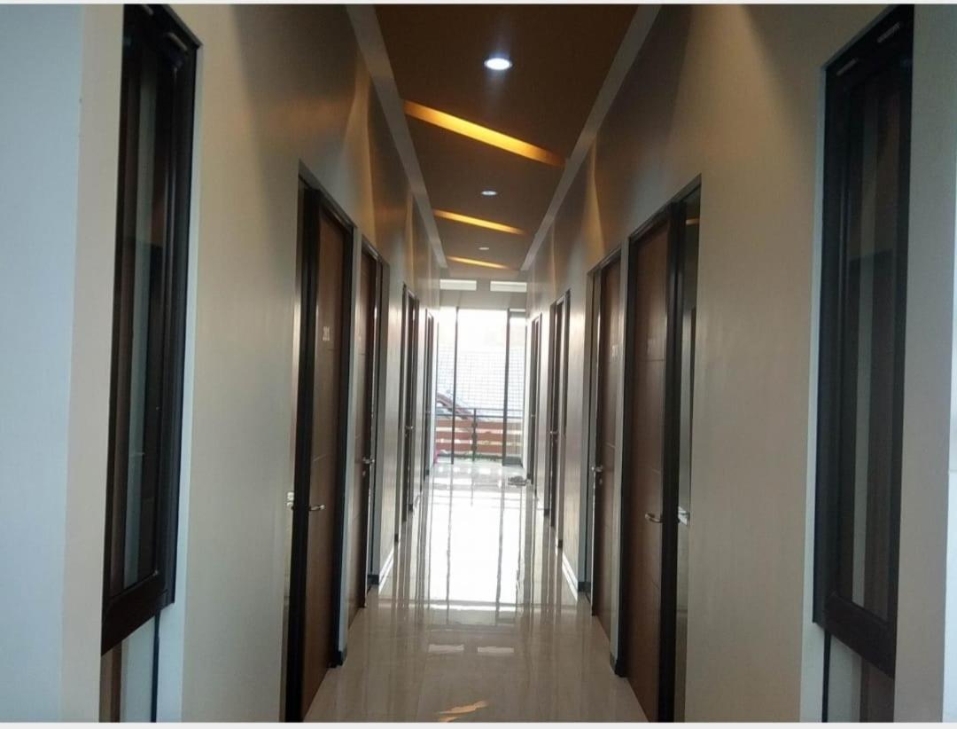 Phoenix Guest House Surabaya Exterior foto
